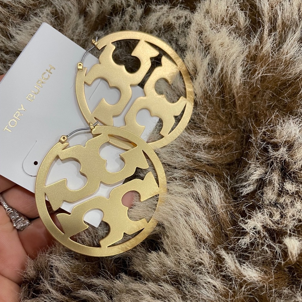 Tory Burch Hoop Earings T Logo gold tone